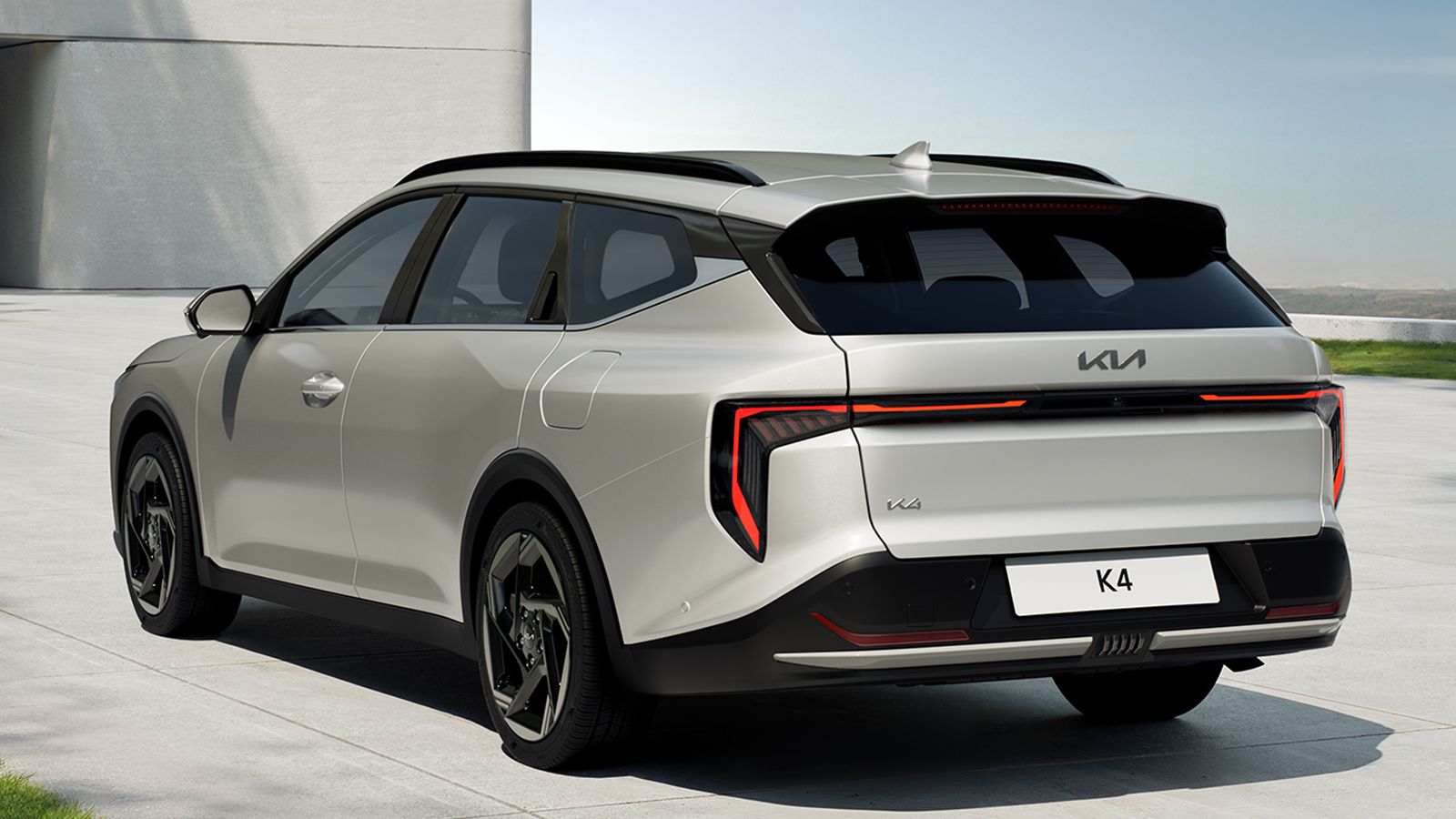 Tο K4 Sportswagon λόγω του διαφορετικού αμαξώματος είναι πιο μακρύ, με τη φίρμα να ανακοινώνει μήκος 4.695 χιλιοστά, δηλαδή 255 χιλιοστά επιπλέον από 